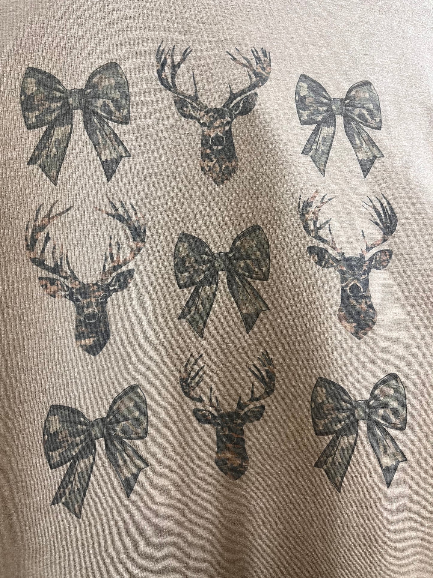 Bucks & Bows Tee