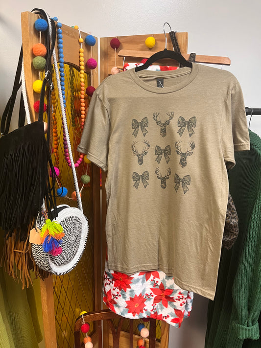 Bucks & Bows Tee
